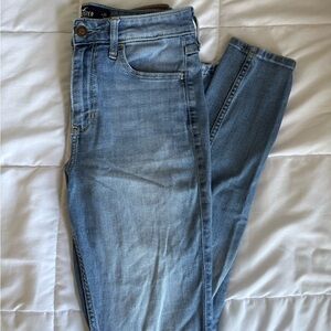 Hollister Light Wash Women's Skinny Jeans